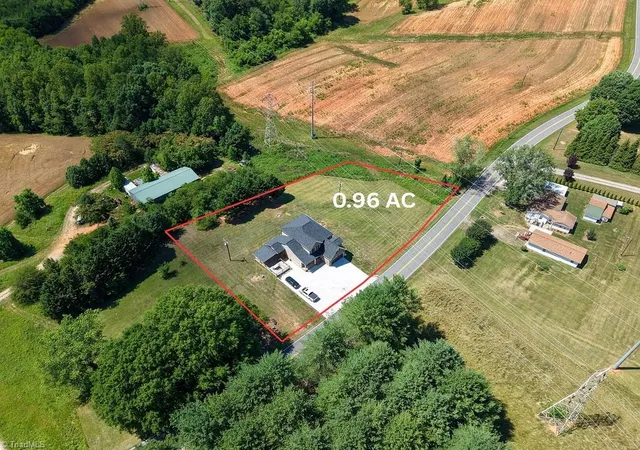 Homes for sale in Pilot Mountain, NC | 1097 Dodson Mill Rd, Pilot Mountain, NC 27041 | MLS# 1224864