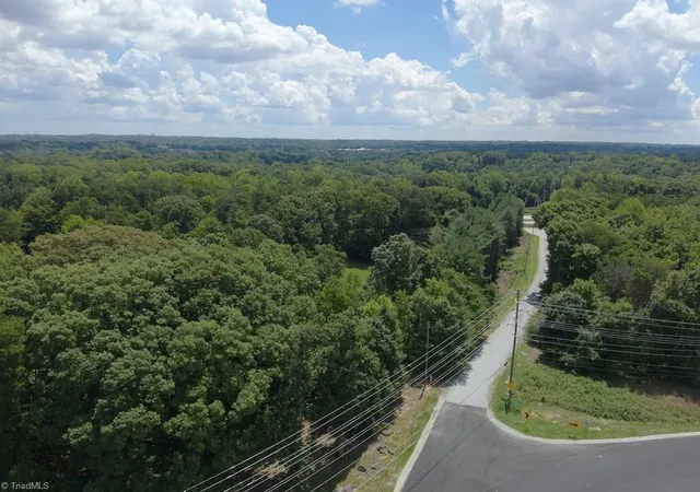 3rd image of 3518 Oneida Rd, Greensboro, NC 27410 | MLS# 1229998