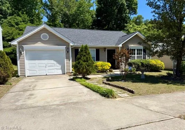 Photo 1 of Single family home for sale at 4616 Mallard Crk Dr, Greensboro, NC 27405 | MLS# 1219714 | Listing updated on 2026-07-03