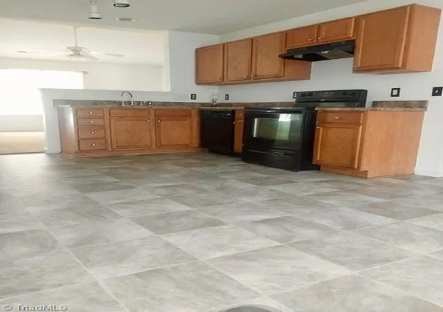 Photo 2 of Single family home for sale at 4616 Mallard Crk Dr, Greensboro, NC 27405 | MLS# 1219714 | Listing updated on 2026-07-03