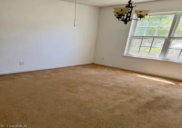 Photo 3 of Single family home for sale at 4616 Mallard Crk Dr, Greensboro, NC 27405 | MLS# 1219714 | Listing updated on 2026-07-03