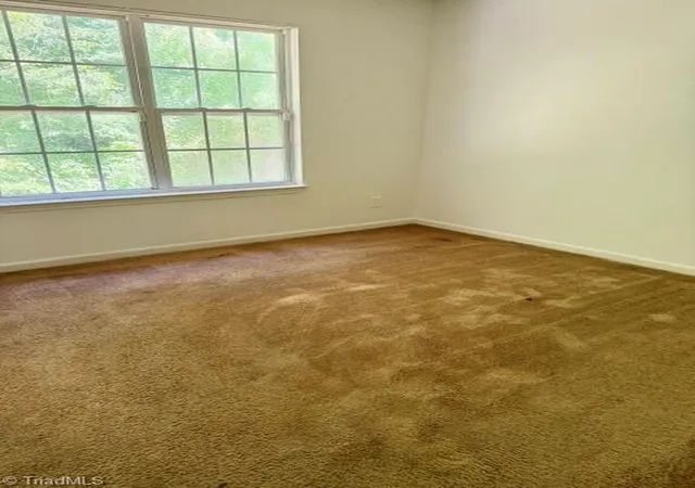 Photo 4 of Single family home for sale at 4616 Mallard Crk Dr, Greensboro, NC 27405 | MLS# 1219714 | Listing updated on 2026-07-03