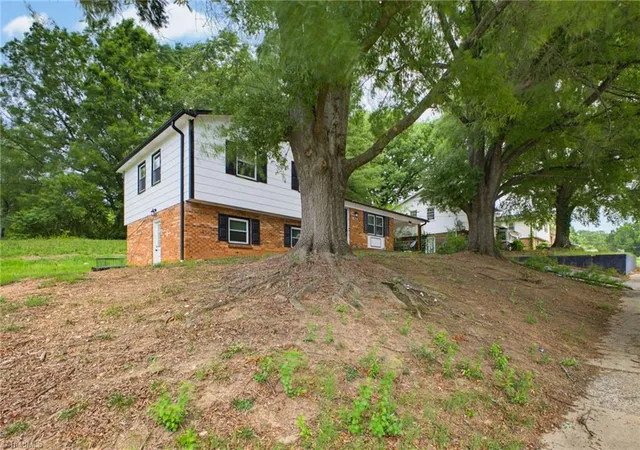 2nd image of 1320 Underwood Ave, Winston Salem, NC 27105 | MLS# 1228611
