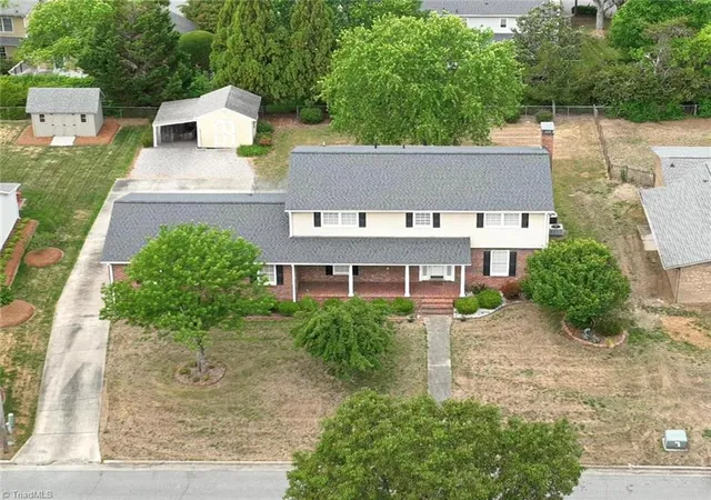 2nd image of 1007 Shalimar Dr, High Point, NC 27262 | MLS# 1219096