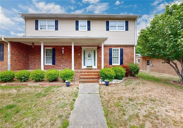 3rd image of 1007 Shalimar Dr, High Point, NC 27262 | MLS# 1219096