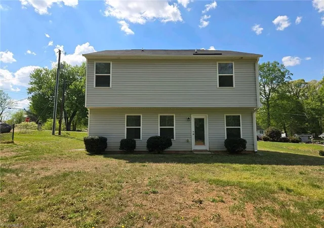 Photo 2 of Single family home for sale at 4586 Sun Valley Ln, Kernersville, NC 27284 | MLS# 1215707 | Listing updated on 2026-10-02