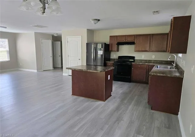 Photo 3 of Single family home for sale at 4586 Sun Valley Ln, Kernersville, NC 27284 | MLS# 1215707 | Listing updated on 2026-10-02