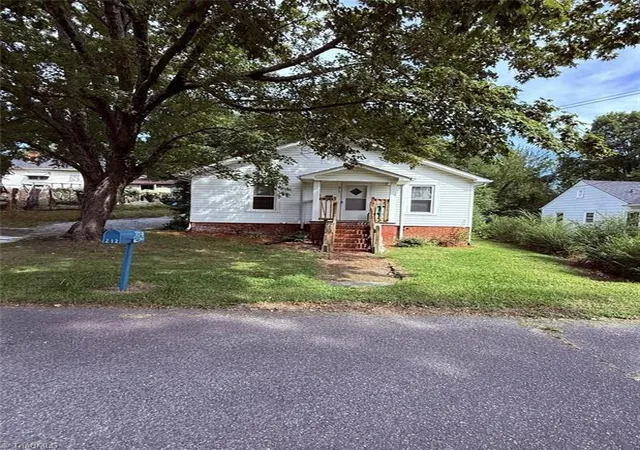 1st image of 212 Ridgecrest St, Thomasville, NC 27360 | MLS# 1229649