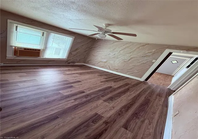 Photo 3 of Single family home for sale at 212 Ridgecrest St, Thomasville, NC 27360 | MLS# 1229649 | Listing updated on 2026-09-02