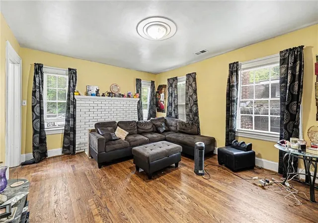 5th image of 818 Hilltop St, High Point, NC 27260 | MLS# 1217877