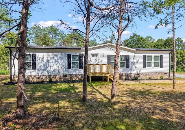 3rd image of 242 Old Thomasville Rd, Winston Salem, NC 27107 | MLS# 1230350