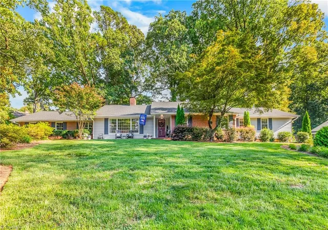 Photo 3 of Single family home for sale at 1039 Kenleigh Cir, Winston Salem, NC 27106 | MLS# 1230040 | Listing updated on 2026-09-13