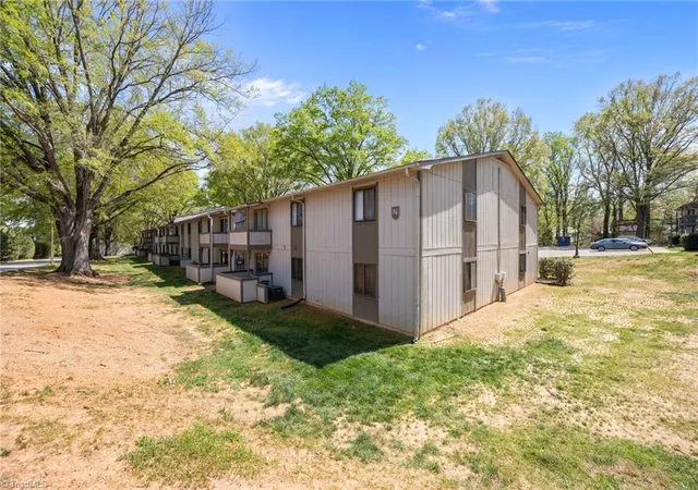 Homes for sale in Winston Salem, NC | 2240 Sunderland Rd #55N, Winston Salem, NC 27103 | MLS# 1216010