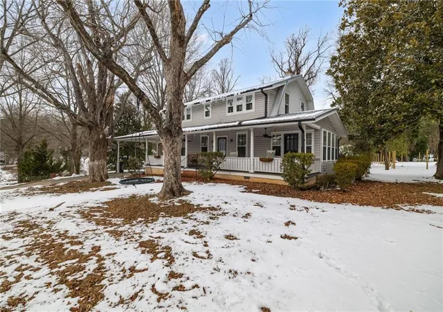 Photo 3 of Single family home for sale at 1102 Courtland Ave, Reidsville, NC 27320 | MLS# 1208417 | Listing updated on 2026-05-23
