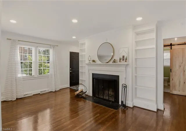 Photo 4 of Sale Pending at 4005 Walker Ave, Greensboro, NC 27403 | MLS# 1224020 | Listing updated on 2026-08-01