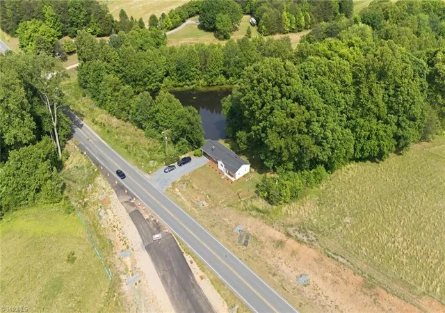 3rd image of 5406 Reidsville Rd, Walkertown, NC 27009 | MLS# 1218838