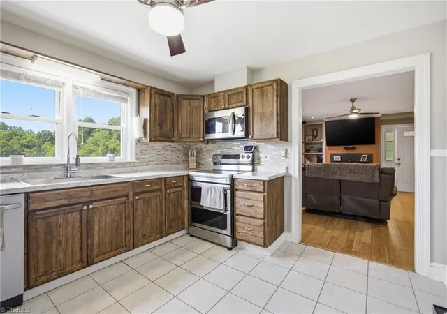 4th image of 5406 Reidsville Rd, Walkertown, NC 27009 | MLS# 1218838