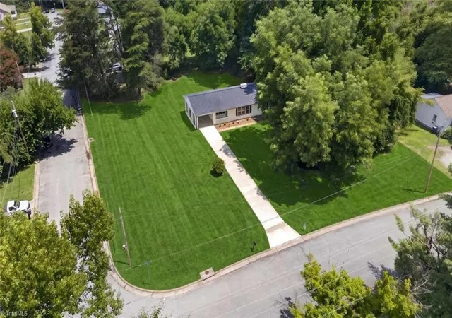 Photo 3 of Single family home for sale at 503 Jeanette Ave, High Point, NC 27265 | MLS# 1227766 | Listing updated on 2026-09-15