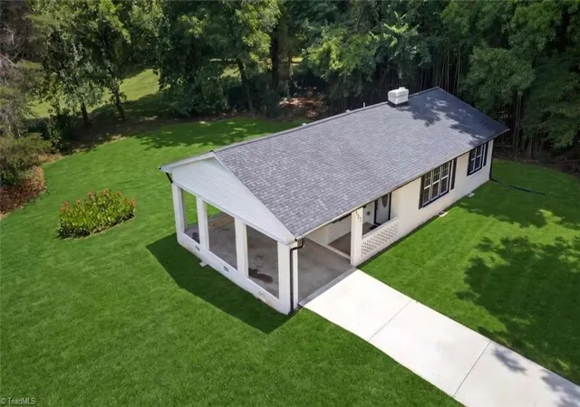 Photo 3 of Single family home for sale at 503 Jeanette Ave, High Point, NC 27265 | MLS# 1227766 | Listing updated on 2026-09-24