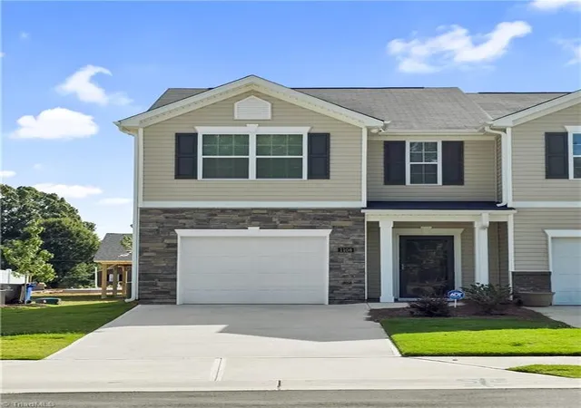 Photo 2 of Single family home for sale at 1108 Evelynnview Ln, Kernersville, NC 27284 | MLS# 1234005 | Listing updated on 2026-09-06