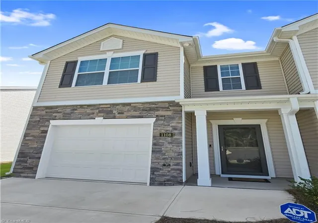 Photo 3 of Single family home for sale at 1108 Evelynnview Ln, Kernersville, NC 27284 | MLS# 1234005 | Listing updated on 2026-09-06