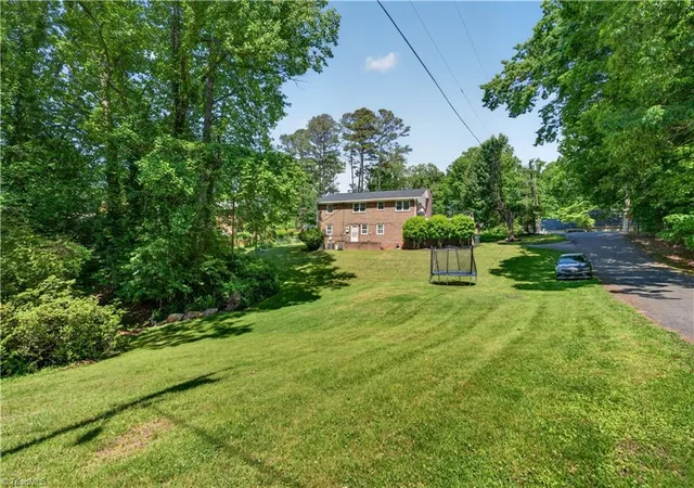 Homes for sale in Mount Airy, NC | 648 Knollwood Dr, Mount Airy, NC 27030 | MLS# 1219590