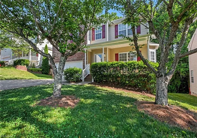 Homes for sale in Winston Salem, NC | 349 Ivy Park Ln, Winston Salem, NC 27104 | MLS# 1220469