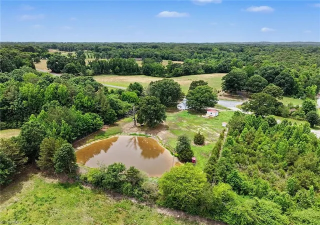 Homes for sale in Seagrove, NC | 2908 Littlebrook Rd, Seagrove, NC 27341 | MLS# 1225734
