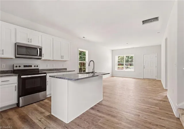 2nd image of 400 Guilford St, Lexington, NC 27292 | MLS# 1232898