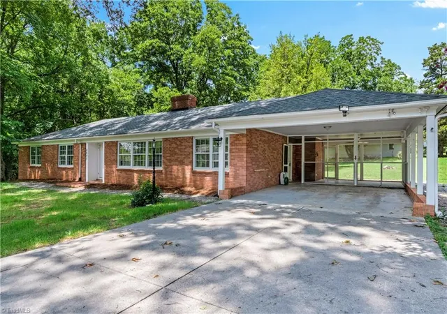 Photo 2 of Single family home for sale at 6645 Springfield Dr, Clemmons, NC 27012 | MLS# 1227832 | Listing updated on 2026-09-15