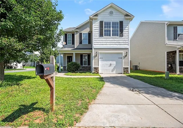 Photo 3 of Single family home for sale at 635 Popes Crk Rd, Kernersville, NC 27284 | MLS# 1230032 | Listing updated on 2026-09-09