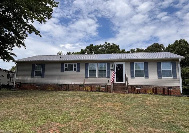 Homes for sale in Sandy Ridge, NC | 3341 Anglin Mill Rd, Sandy Ridge, NC 27046 | MLS# 1226375