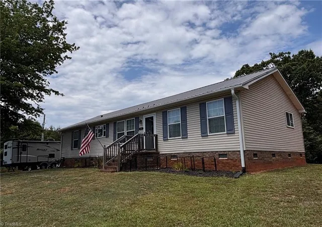 Homes for sale in Sandy Ridge, NC | 3341 Anglin Mill Rd, Sandy Ridge, NC 27046 | MLS# 1226375