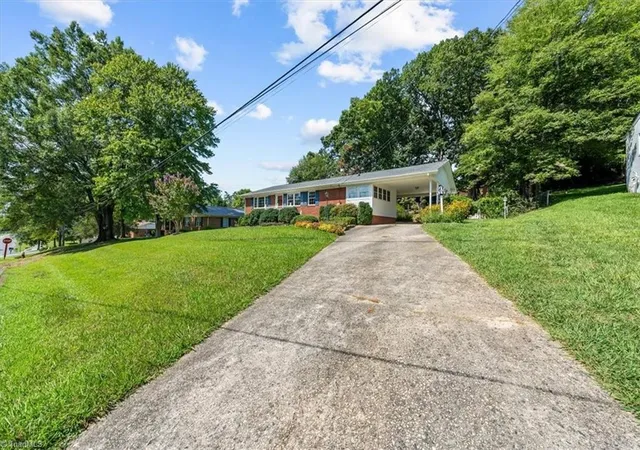 Photo 3 of Single family home for sale at 1326 Brookdale Dr, Asheboro, NC 27205 | MLS# 1230598 | Listing updated on 2026-09-16