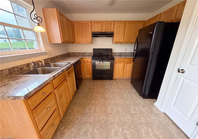 Photo 2 of Single family home for sale at 315 Royal Grey Ct, Winston Salem, NC 27107 | MLS# 1233319 | Listing updated on 2026-09-21