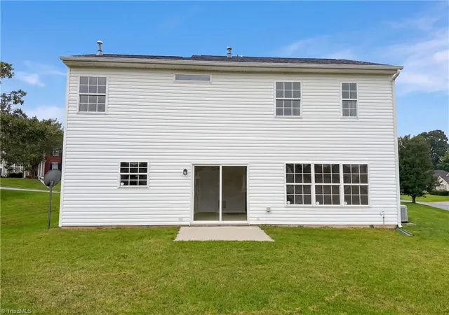 Photo 4 of Single family home for sale at 315 Royal Grey Ct, Winston Salem, NC 27107 | MLS# 1233319 | Listing updated on 2026-10-28