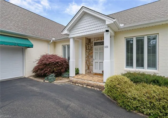 Homes for sale in Mount Airy, NC | 331 Valleyview Dr, Mount Airy, NC 27030 | MLS# 1224789