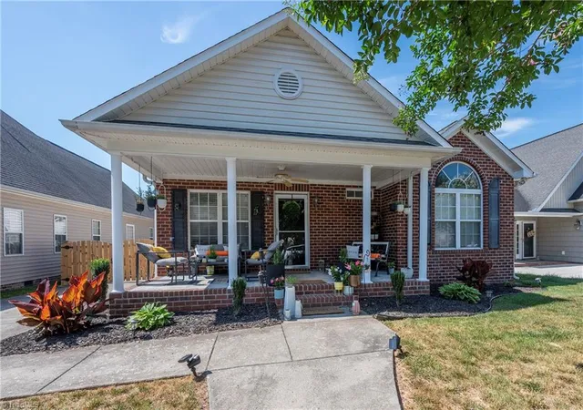 Photo 2 of Single family home for sale at 6648 Springfield Village Ln, Clemmons, NC 27012 | MLS# 1224248 | Listing updated on 2026-09-13