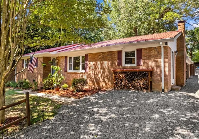 Photo 2 of Single family home for sale at 320 Miller Dr, Salisbury, NC 28146 | MLS# 1227017 | Listing updated on 2026-09-03