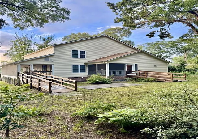 35th image of 711 E Sunrise Ave, Thomasville, NC 27360 | MLS# 1184439