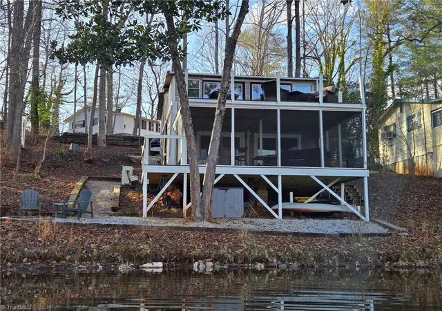 4th image of 1263 Lakeshore Ln, Mount Airy, NC 27030 | MLS# 1231409