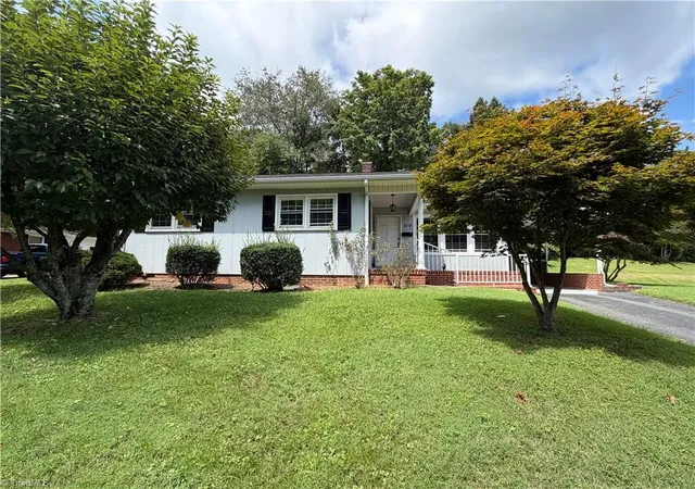 2nd image of 219 E Church St, Mount Airy, NC 27030 | MLS# 1233163