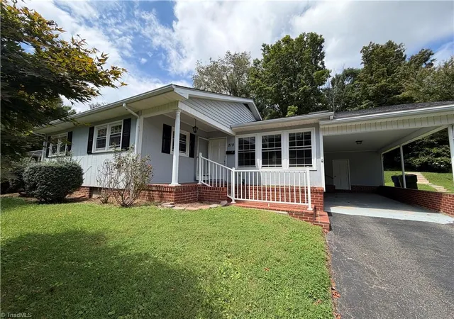 3rd image of 219 E Church St, Mount Airy, NC 27030 | MLS# 1233163