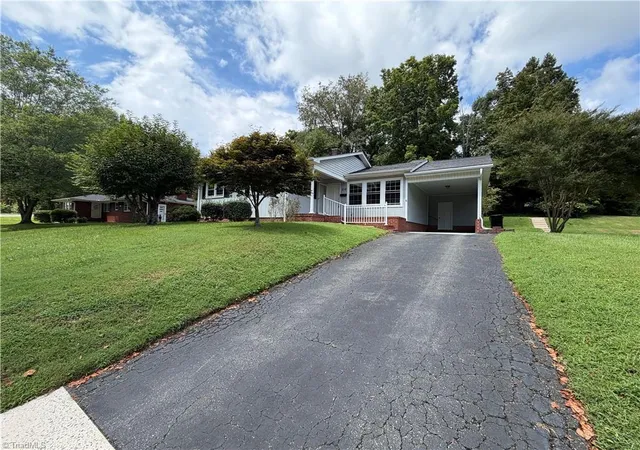 4th image of 219 E Church St, Mount Airy, NC 27030 | MLS# 1233163