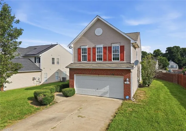 2nd image of 1018 Highstone Dr, Greensboro, NC 27406 | MLS# 1233045