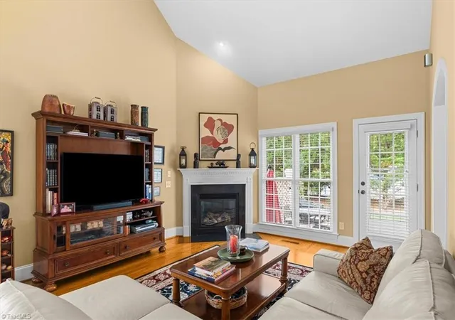 4th image of 36 Willett Wy, Greensboro, NC 27408 | MLS# 1218007