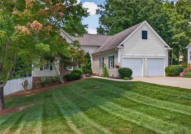3rd image of 208 Cotswold Ln, King, NC 27021 | MLS# 1228071