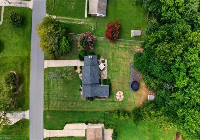 27th image of 5722 Friendswood Dr, Greensboro, NC 27409 | MLS# 1231766