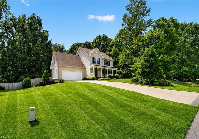 Photo 3 of Sale Pending at 7523 Kristen Dr, Oak Ridge, NC 27310 | MLS# 1233239 | Listing updated on 2026-10-03