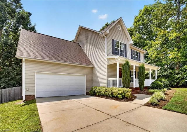 Photo 4 of Sale Pending at 7523 Kristen Dr, Oak Ridge, NC 27310 | MLS# 1233239 | Listing updated on 2026-10-03